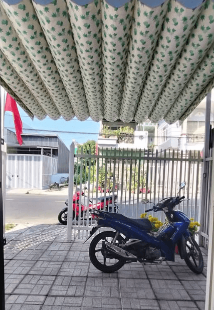 B nhà đẹp có sân vườn đường Lý Bôn, Sao Mai